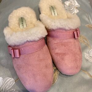 Patricia Green pink size 7 slippers.